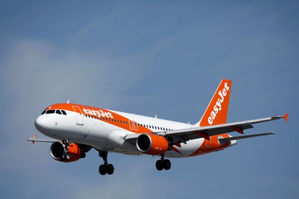 الطيران السياحي في سباق محتدم